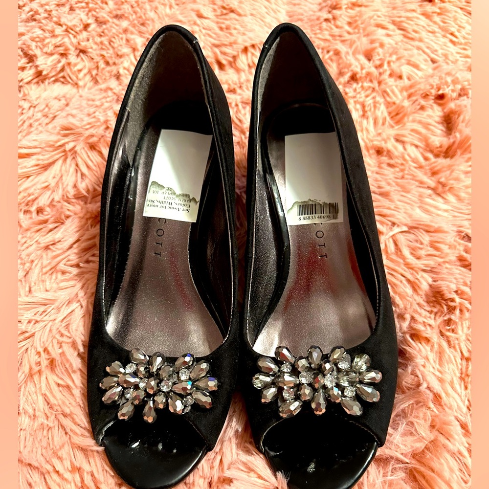 KAREN SCOTT Womens Black Toe Kitten Heel